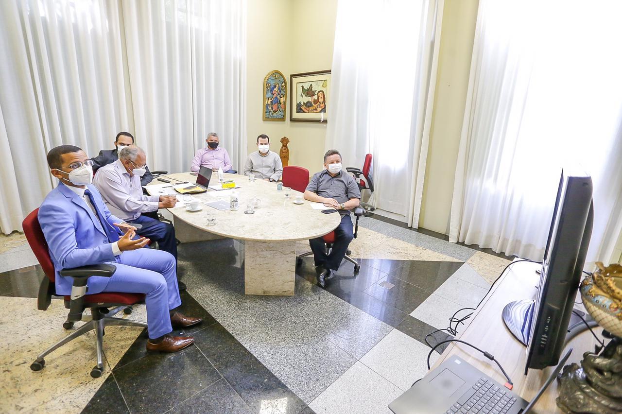 Reunião definiu parceria dos vouchers para profissionais de saúde